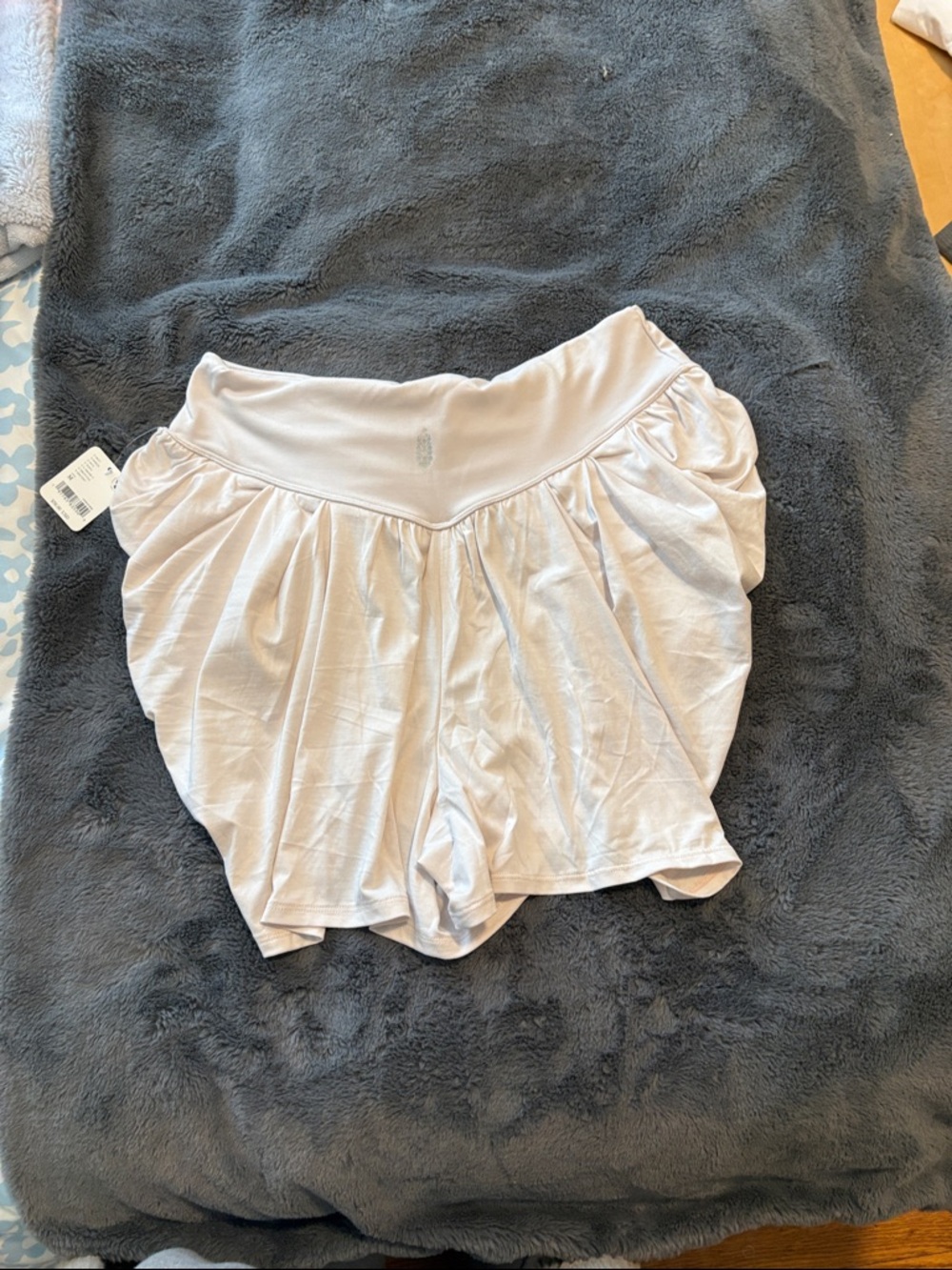 NWT FP Movement Find Your Flow Shorts Size M - Picture 4 of 6